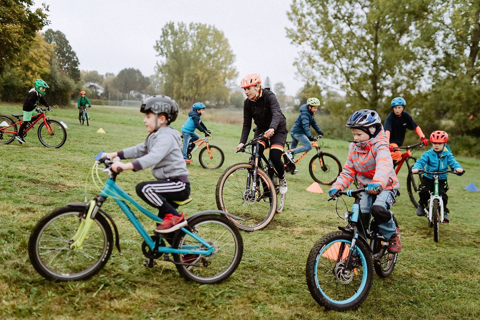 Kinder beim MTB-Training – Nachwuchs im EBE-Racing Team